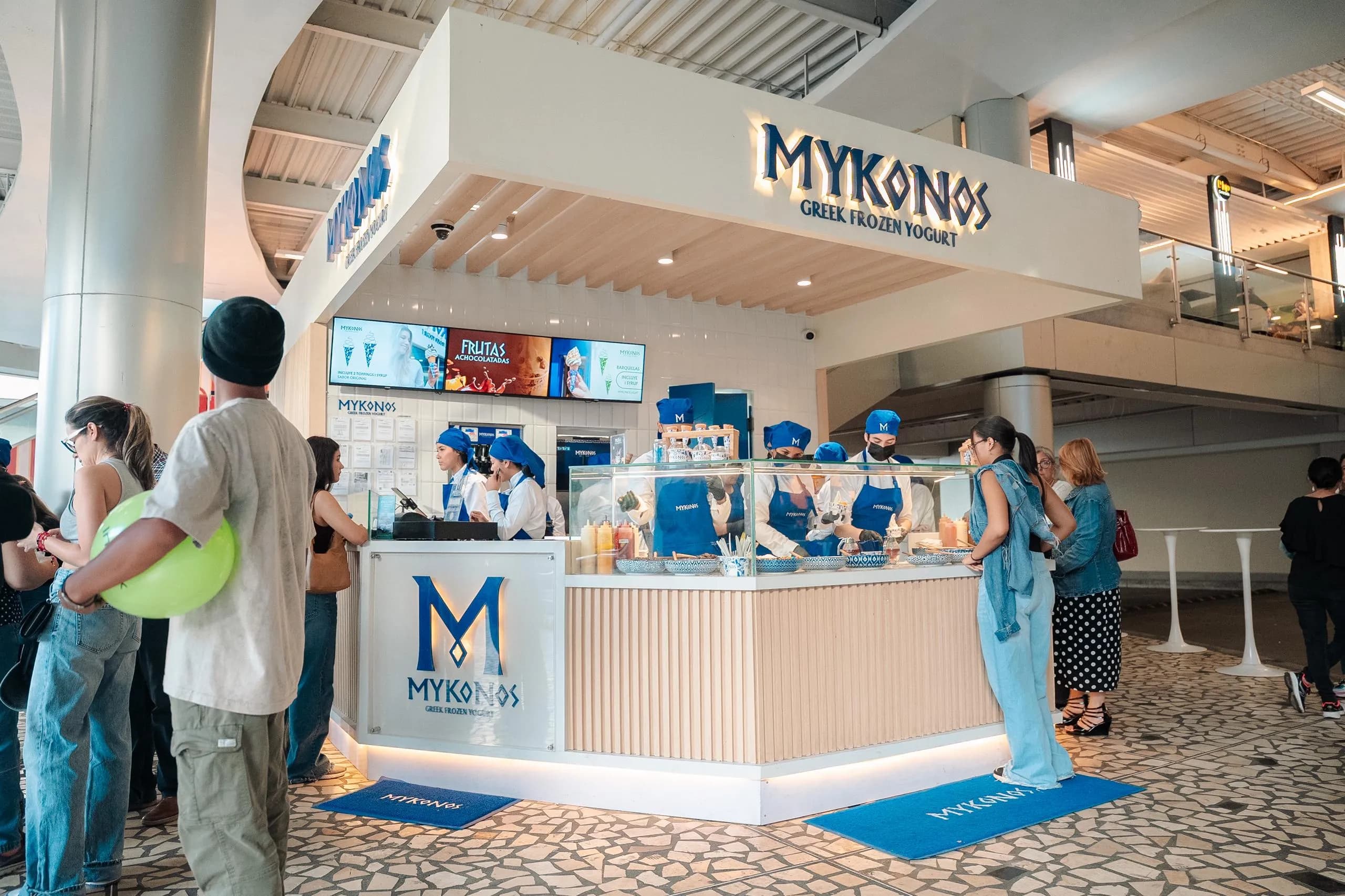 Sucursal Mykonos Greek Parque Cerro Verde - Plaza Central, nivel Autopista, justo al lado de las escaleras mecánicas